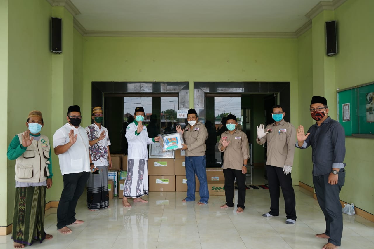 PCNU Kab. Pasuruan Terima Bantuan Peduli Covid-19 dari Stapa Center