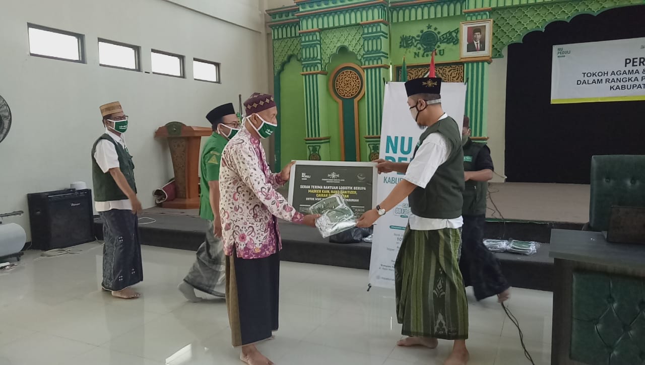 Cegah Covid-19, PCNU Kab. Pasuruan Kembali Lakukan Edukasi & Pembagian Masker