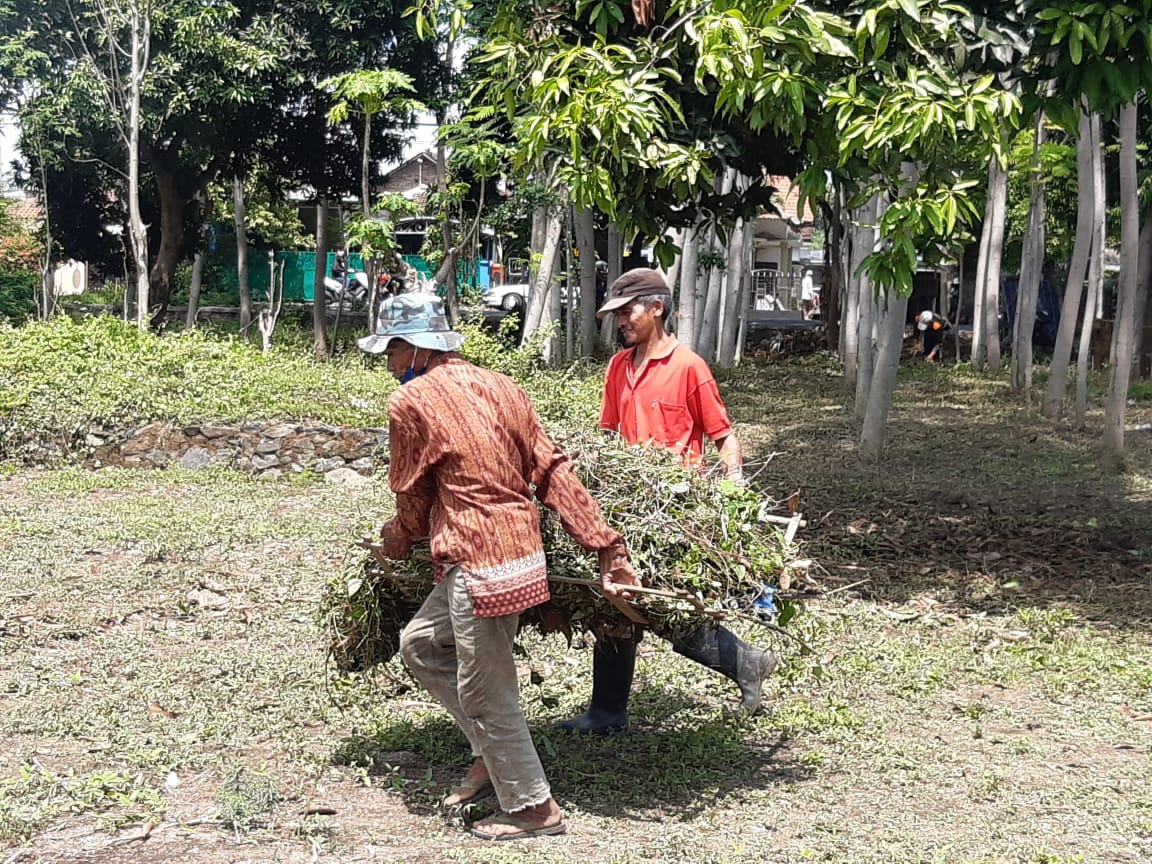 Banser & Ratusan Santri Sabilul Muttaqin Bantu Persiapan Istigasah Jum’at Legi PCNU