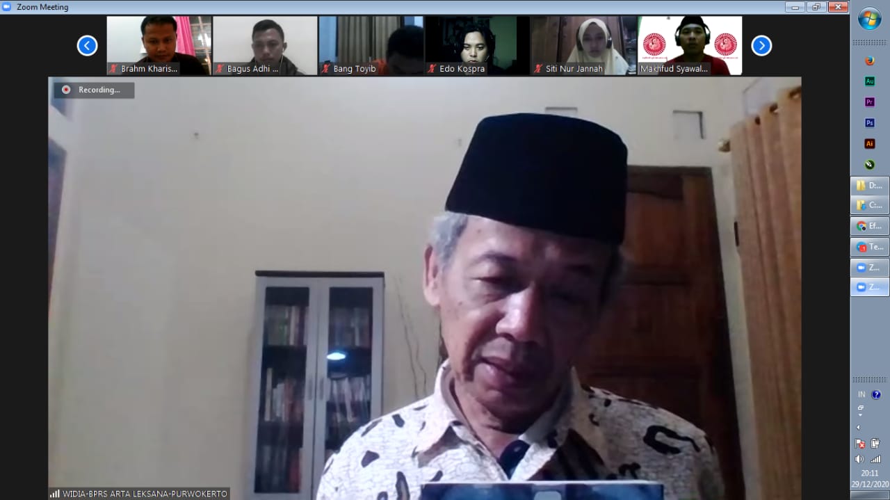 GUSDURian Pasuruan Luncurkan Buku Hujan Gus Dur, KH. Ahmad Tohari: Saya Sangat Bangga