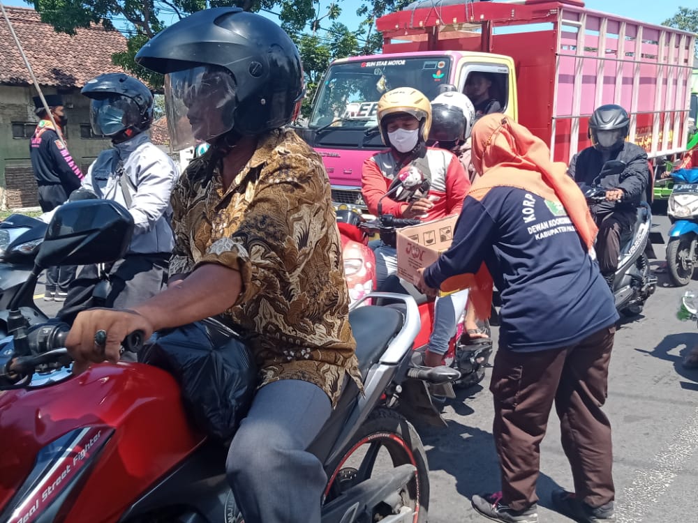 Peduli Banjir Kota Batu, Pelajar NU Rejoso Galang Dana