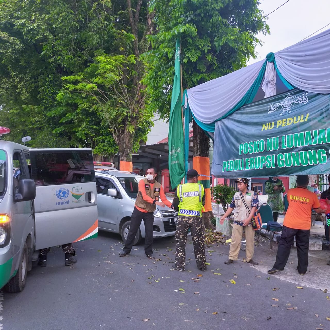 PCNU Kab. Pasuruan Salurkan Bantuan untuk Korban Erupsi Semeru