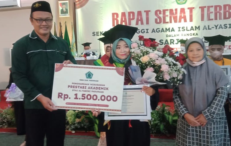 Ratusan Mahasiswa STAI Al Yasini, Diwisuda. ISNU Kembali Beri Penghargaan Wisudawan Terbaik