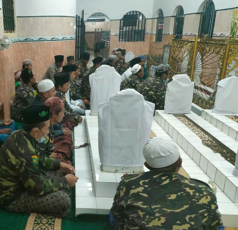 Momen Harlah ke-99 NU, Banser Sidogiri Ziarah Muassis NU di Pasuruan Hingga Bangkalan