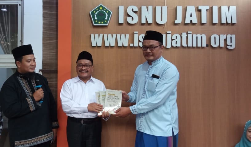 ISNU Pasuruan Hibahkan Buku ke Kampus se-Pulau Jawa