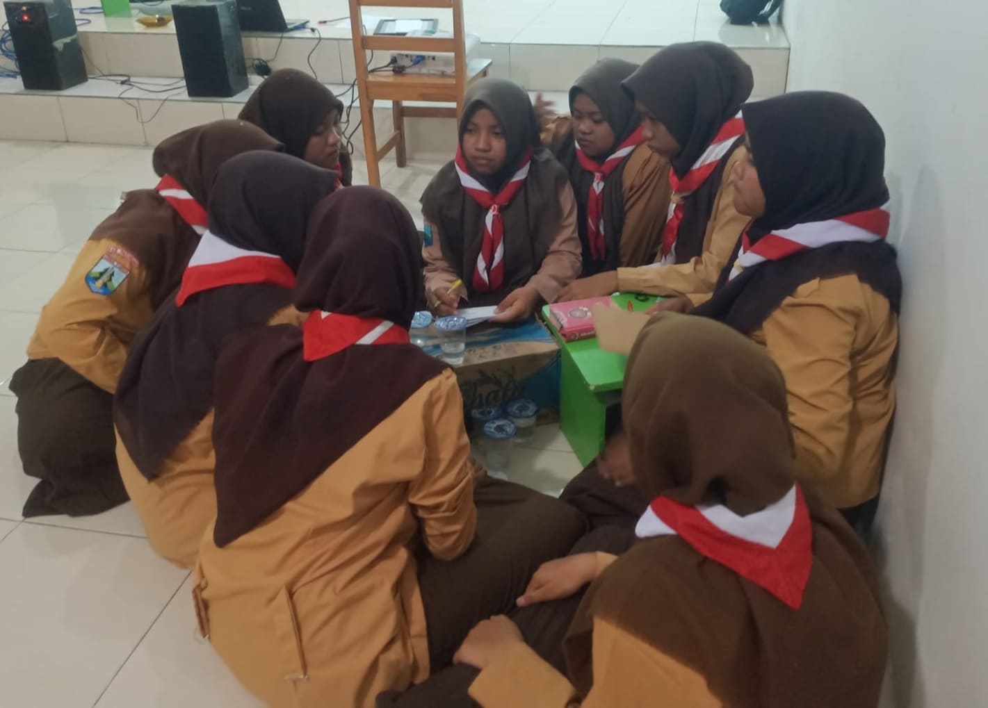 Beri Motivasi Pengurus OSIS Baru, Yayasan Roudlotul Karomah Gelar LDKS