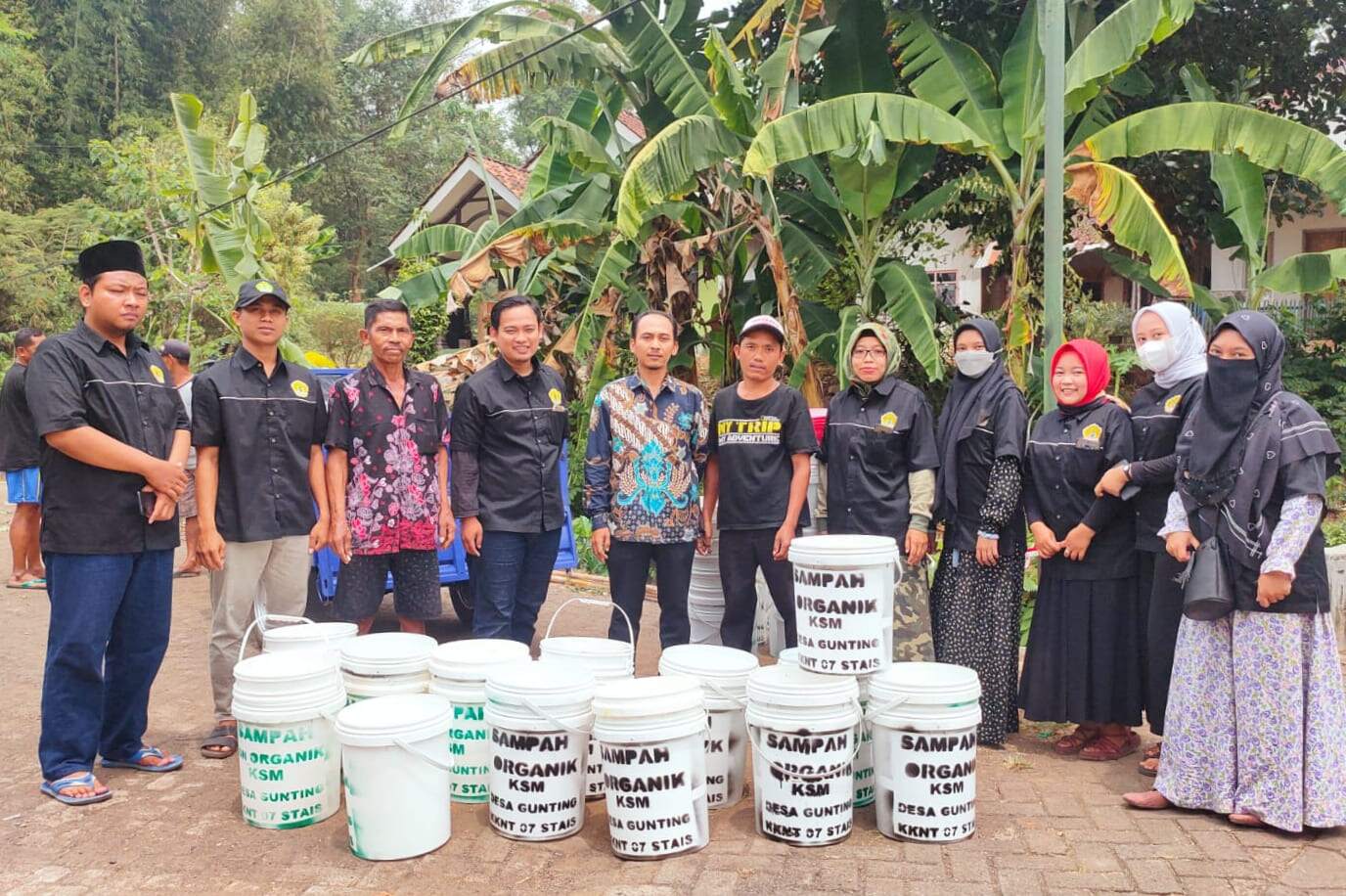 Peduli Lingkungan, Pemdes Gunting Fasilitasi Warga Pilah Sampah Organik dan Anorganik