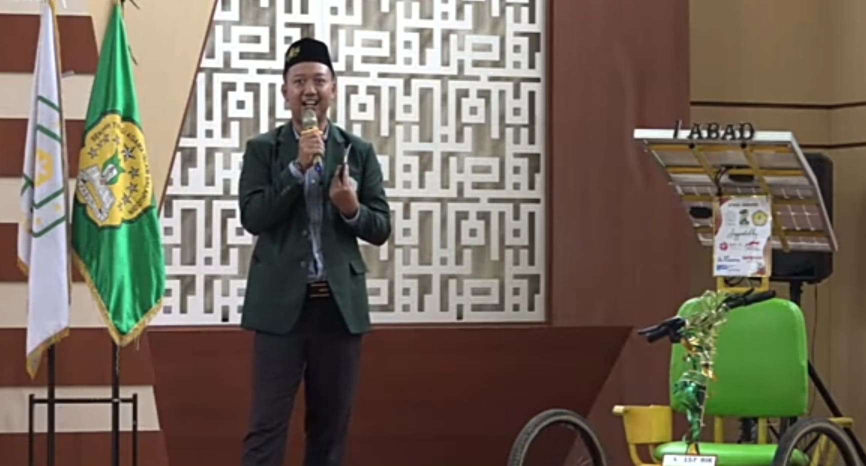 Sepeda Listrik Tenaga Surya Jadi Kado ITSNU Pasuruan untuk 1 Abad NU