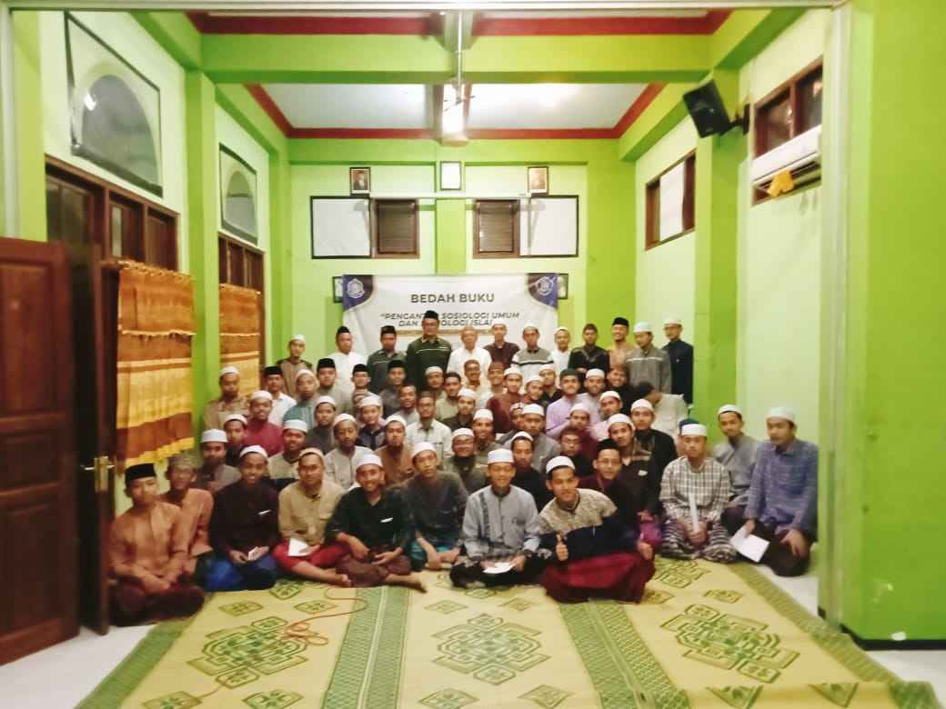 Perkuat Kajian Budaya, Santri As-Salafiyah Gandeng ISNU Pasuruan Bedah Buku Sosiologi
