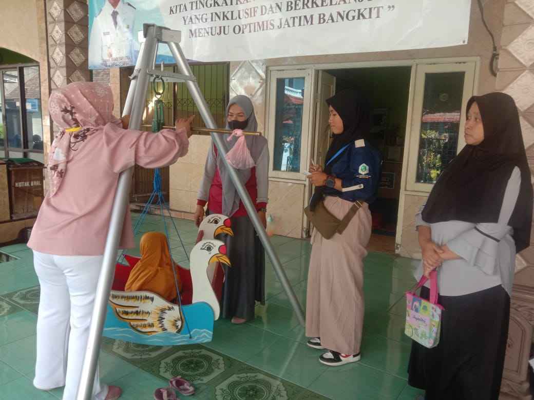 Bantu Posyandu Stunting, Begini Kesan Mahasiswa ITSNU-STAI Salahuddin Pasuruan