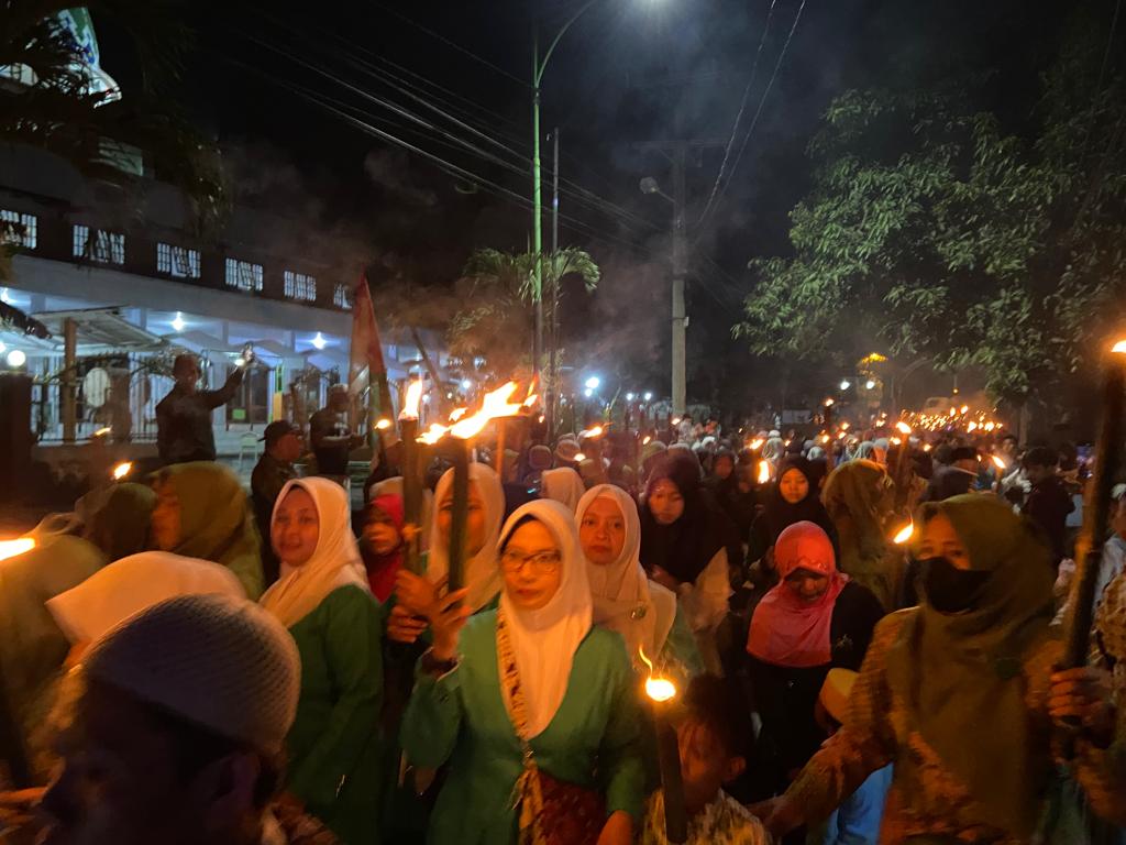 Ragam Muharraman Yang Disaksikan Mahasiswa KKN Kolaborasi ITSNU-STAI Salahuddin Pasuruan