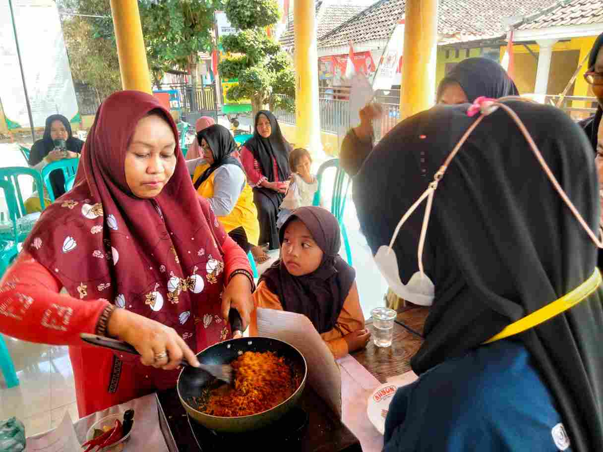 Dukung Pengembangan Ikan Asap, Mahasiswa STAIS UNU Pasuruan Bikin Inovasi Abon
