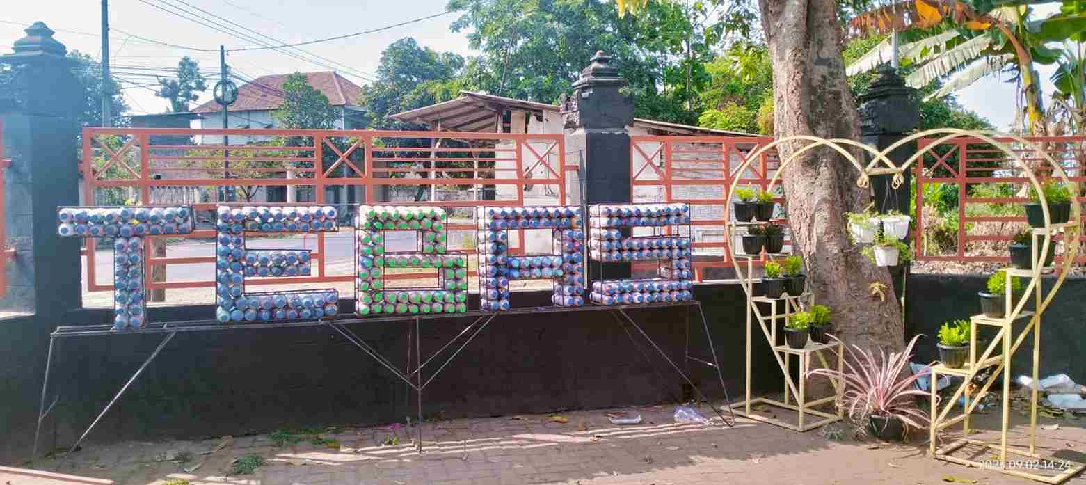 Kurangi Sampah, Mahasiswa UNU-STAI Salahuddin Pasuruan Buat Ecobrick “TEBAS”