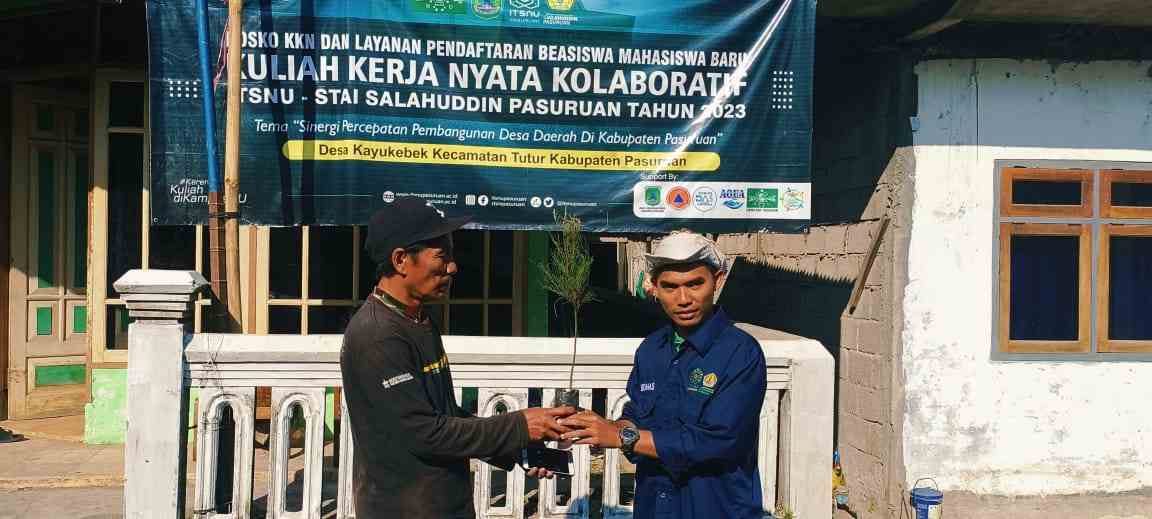 Cegah Tanah Longsor, Mahasiswa UNU STAIS Pasuruan Tanam Seratus Pohon