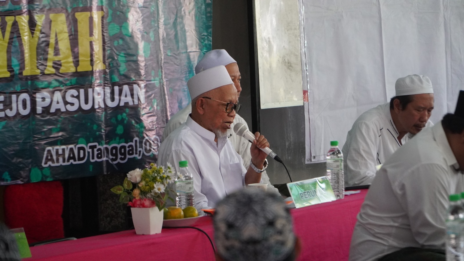 Kiai Muzakki Tidak Pernah Absen Mengajar di Pondok Pesantren Sidogiri Selama 40 Tahun