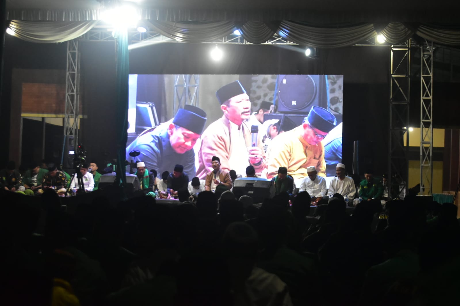 Gus Ipong : Sholawat Dapat Membersihkan Hati