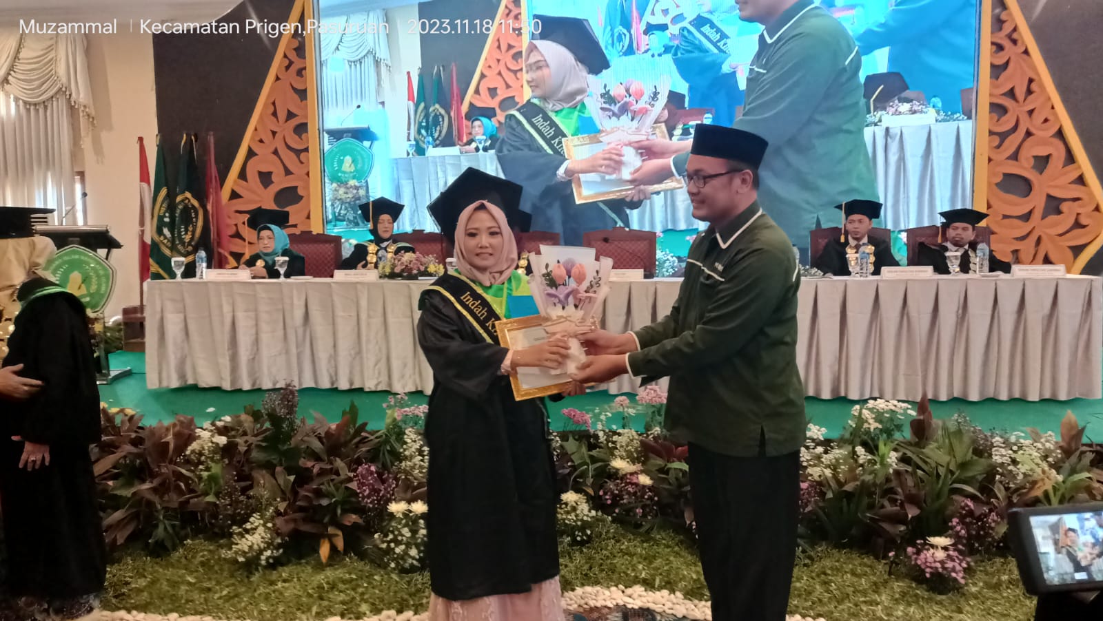 ISNU Pasuruan Kembali Berikan Penghargaan Kepada Mahasiswi Terbaik