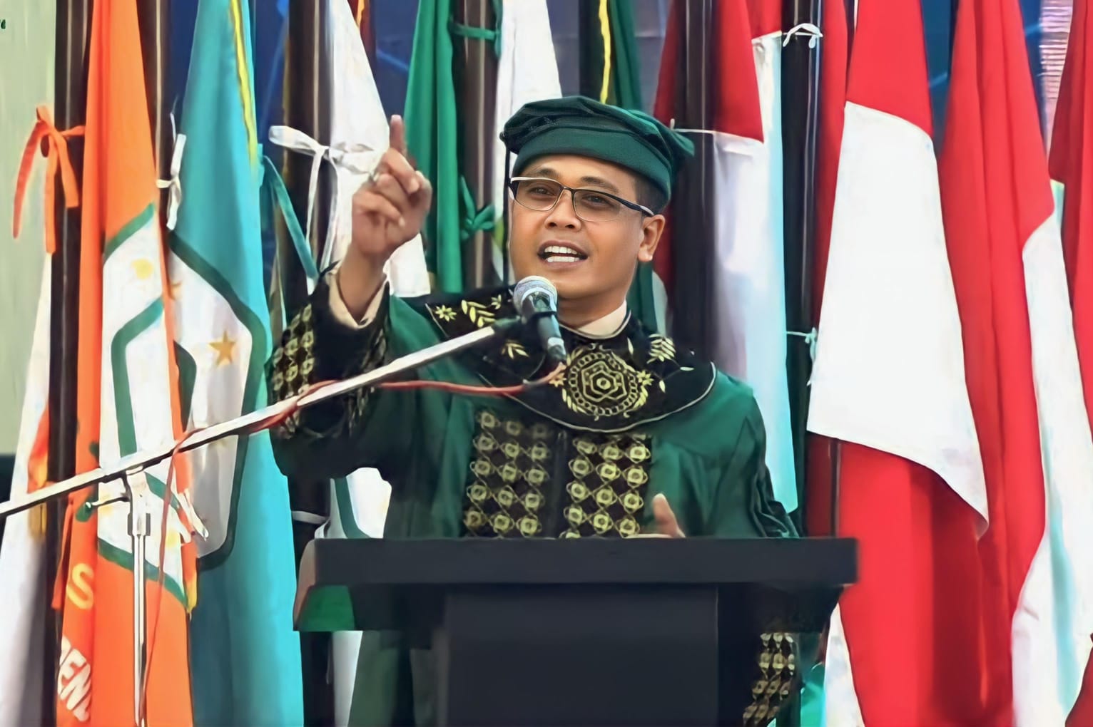 Rektor ITSNU STAI Salahudin Ingatkan Wisudawan Pentingnya Kesadaran Sosial