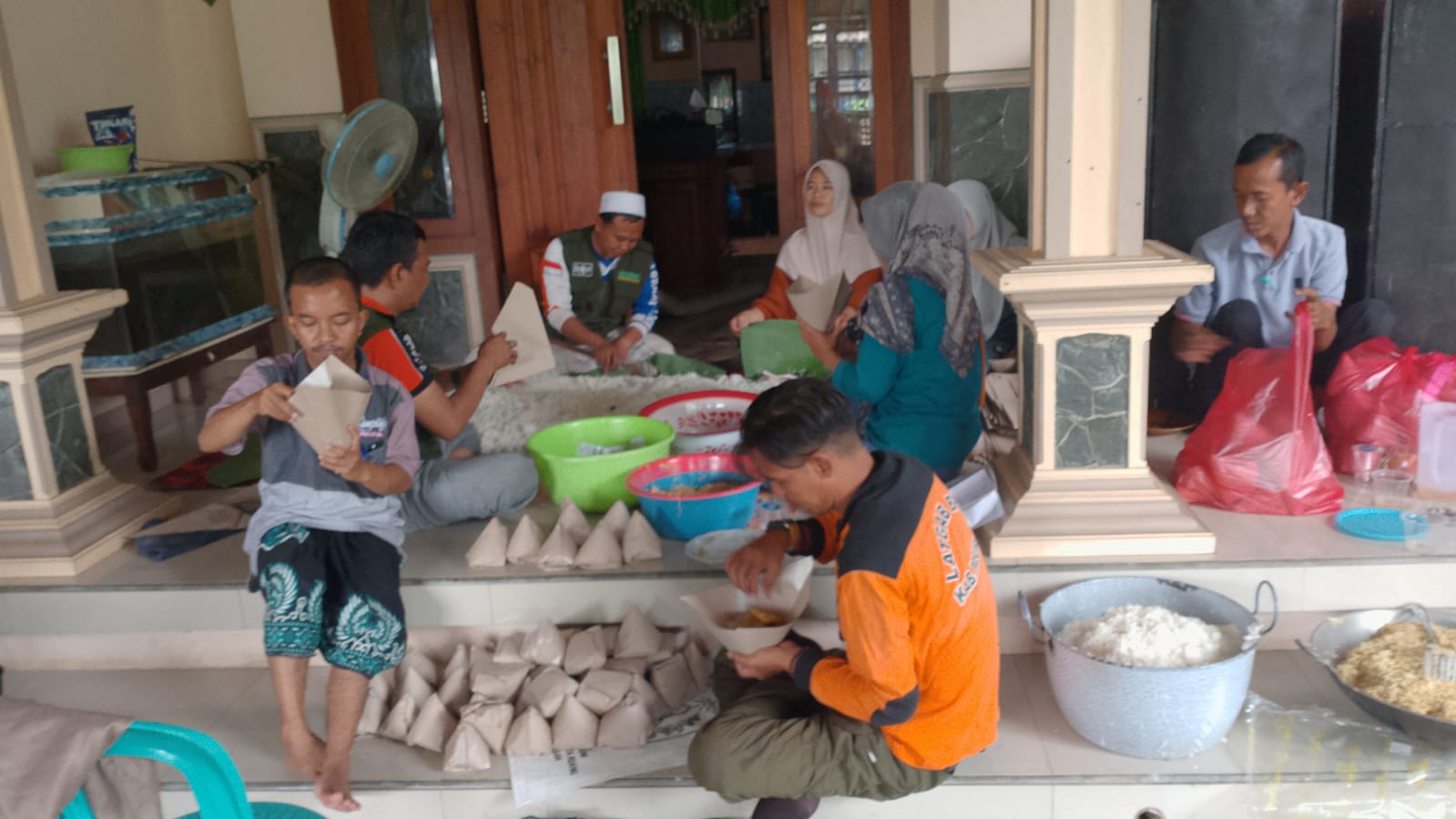 LBINU Pasuruan Dirikan Dapur Umum Untuk Warga Terdampak Banjir