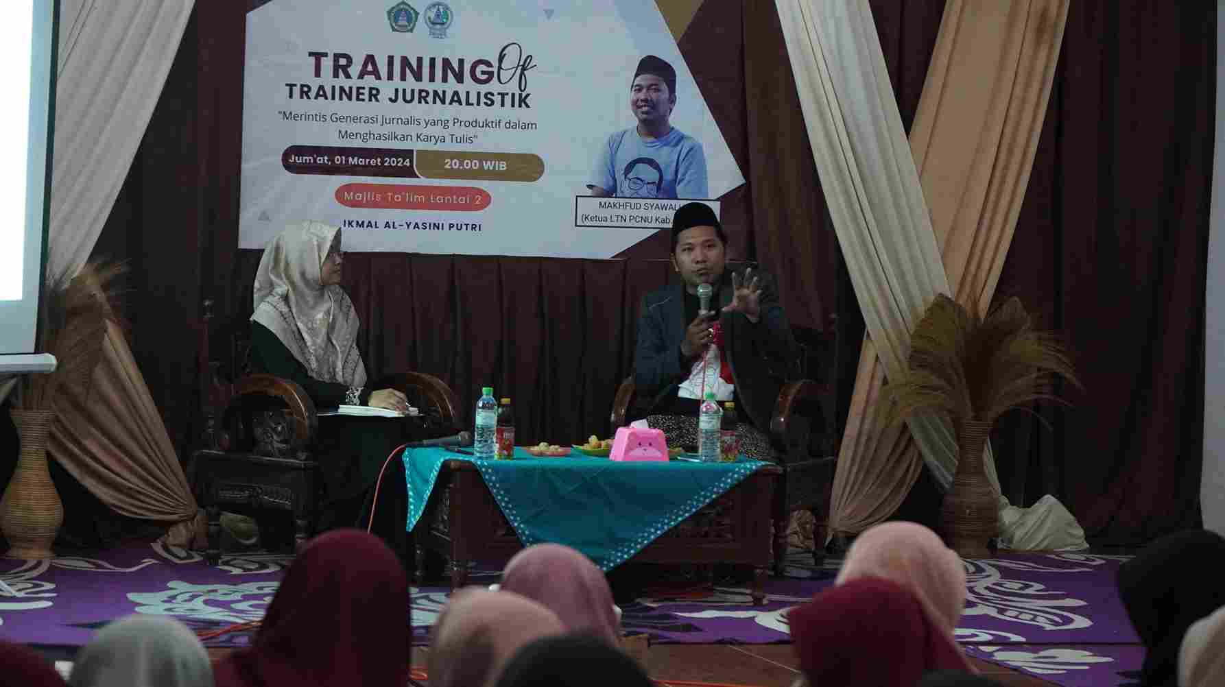 Optimalisasi Media Pesantren, IKMAL Putri Al-Yasini Gelar ToT Jurnalistik