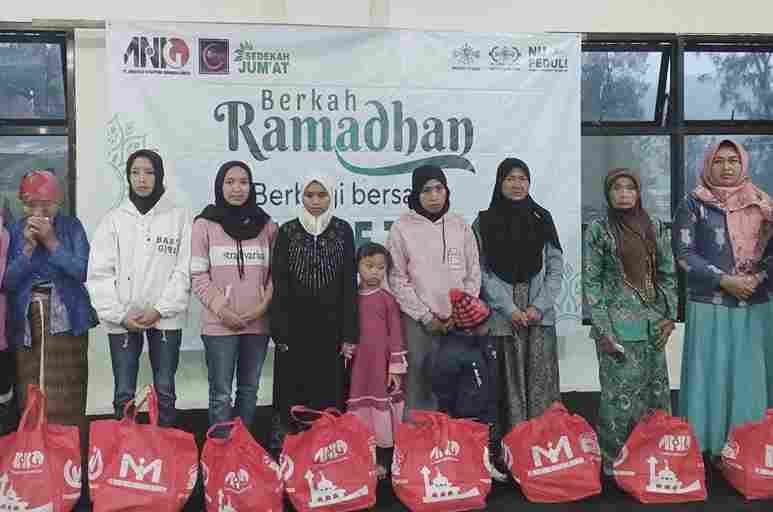 Berkah Ramadhan, 50 Mualaf di Tosari Mendapatkan Santunan