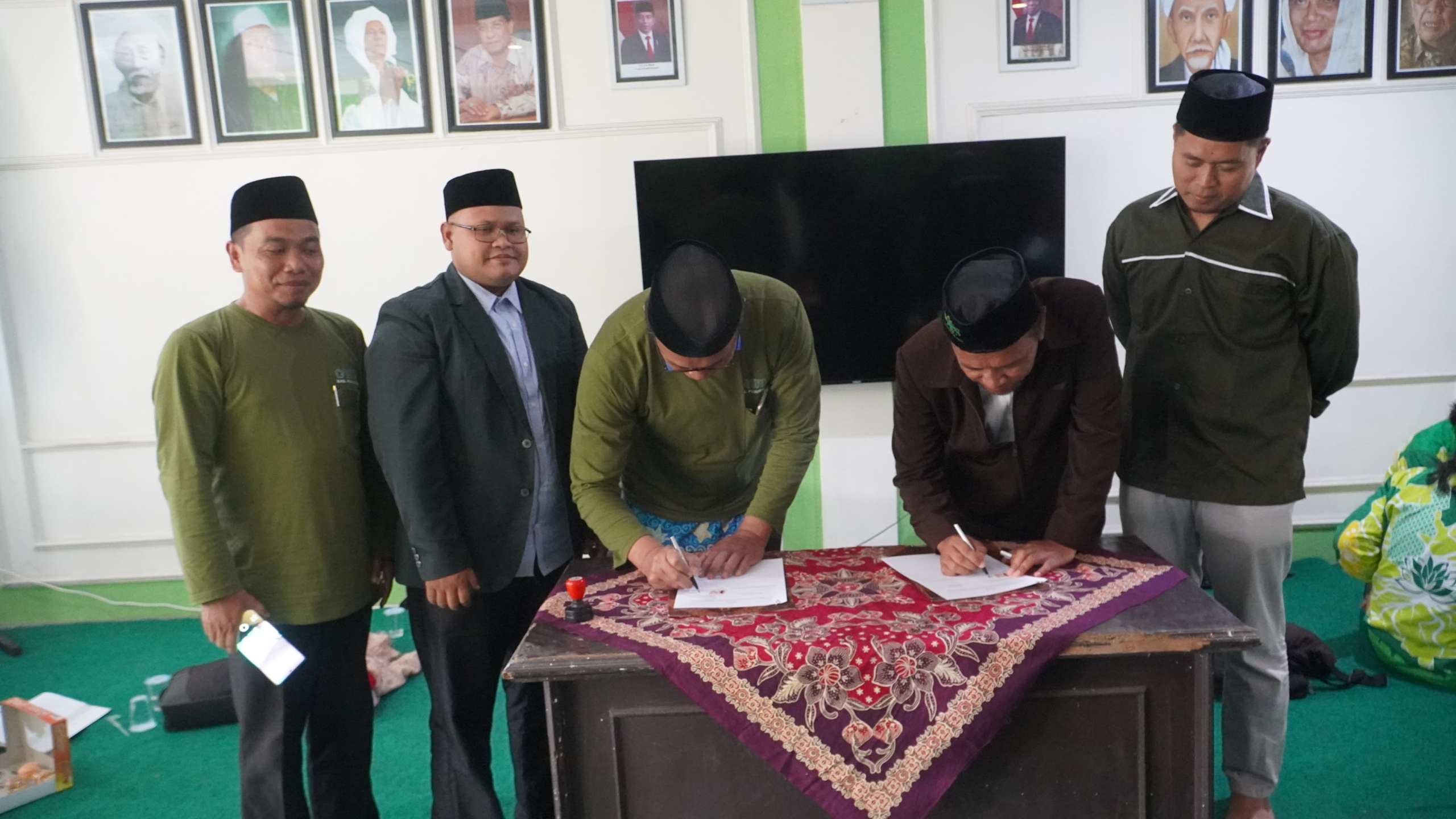 Sinergi dalam Publikasi Ilmiah ISNU Pasuruan Tekan MoU Dengan LP Ma’arif NU Kabupaten Malang