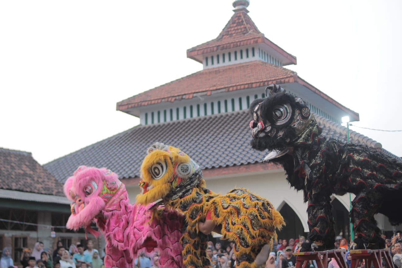 Unik, Karnaval Pondok Pesantren Darul Ulum Karangpandan Terdapat Barongsai