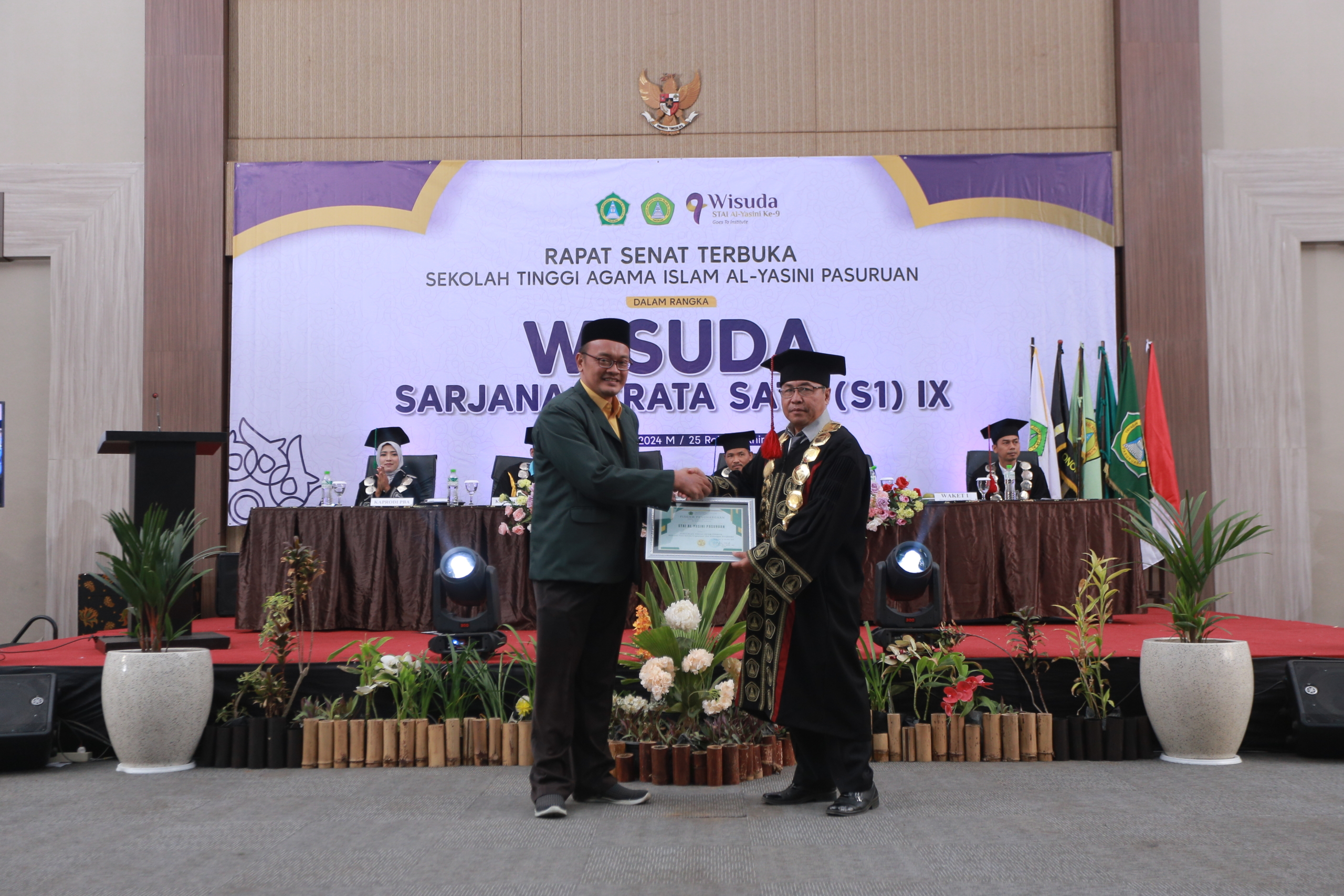 Ciptakan Pendidikan Unggul, ISNU Pasuruan Berikan Penghargaan Kepada STAI Al Yasini