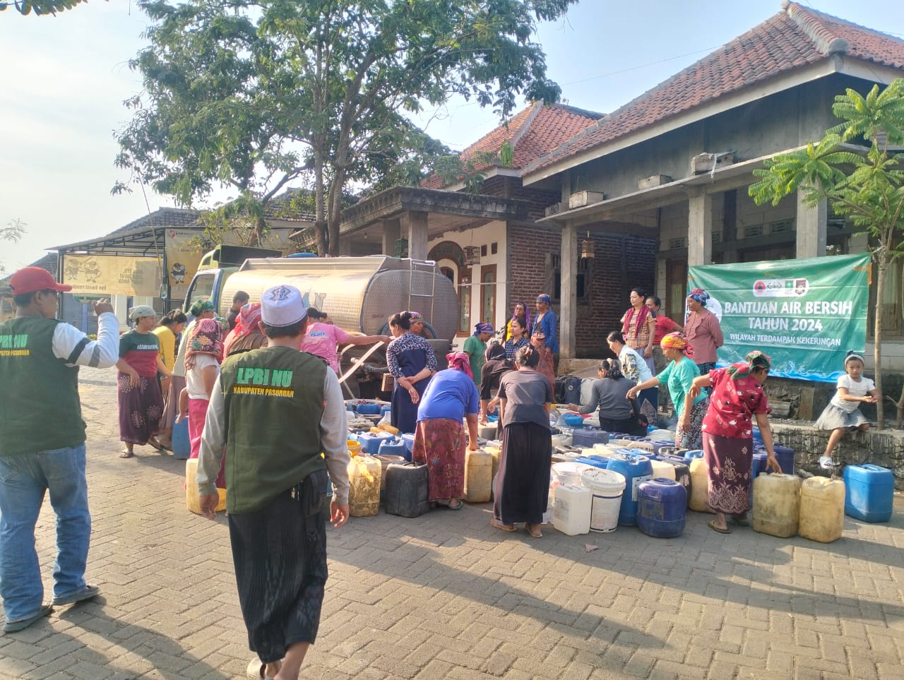 Lagi, NU Peduli Pasuruan Salurkan Air Bersih di Kecamatan Lumbang