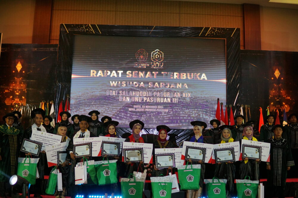 ISNU Pasuruan Berikan Penghargaan Kepada 11 Wisudawan Terbaik UNU STAI Salahuddin Pasuruan