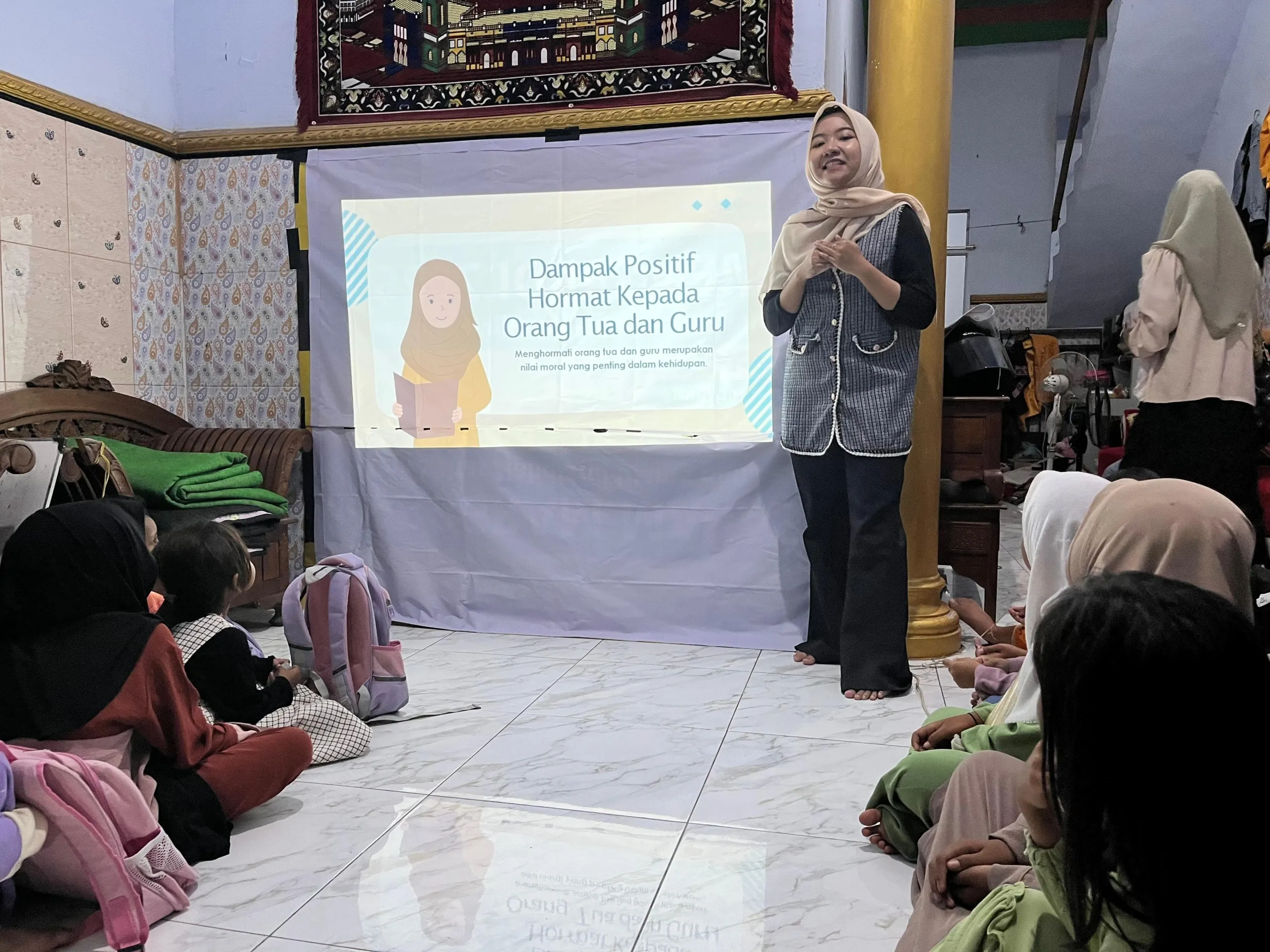 PMM UNU-STAIS Pasuruan Edukasi Anak-anak Soal Etika Hormat kepada Orang Tua dan Guru