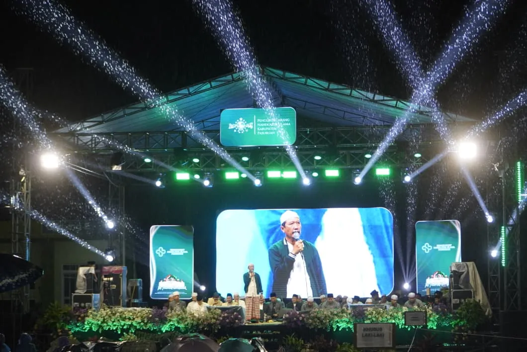 Puncak Satu Abad NU Pasuruan, KH Imron Mutamakkin Ajak Warga NU Jaga Kekompakan dan Warisan Perjuangan