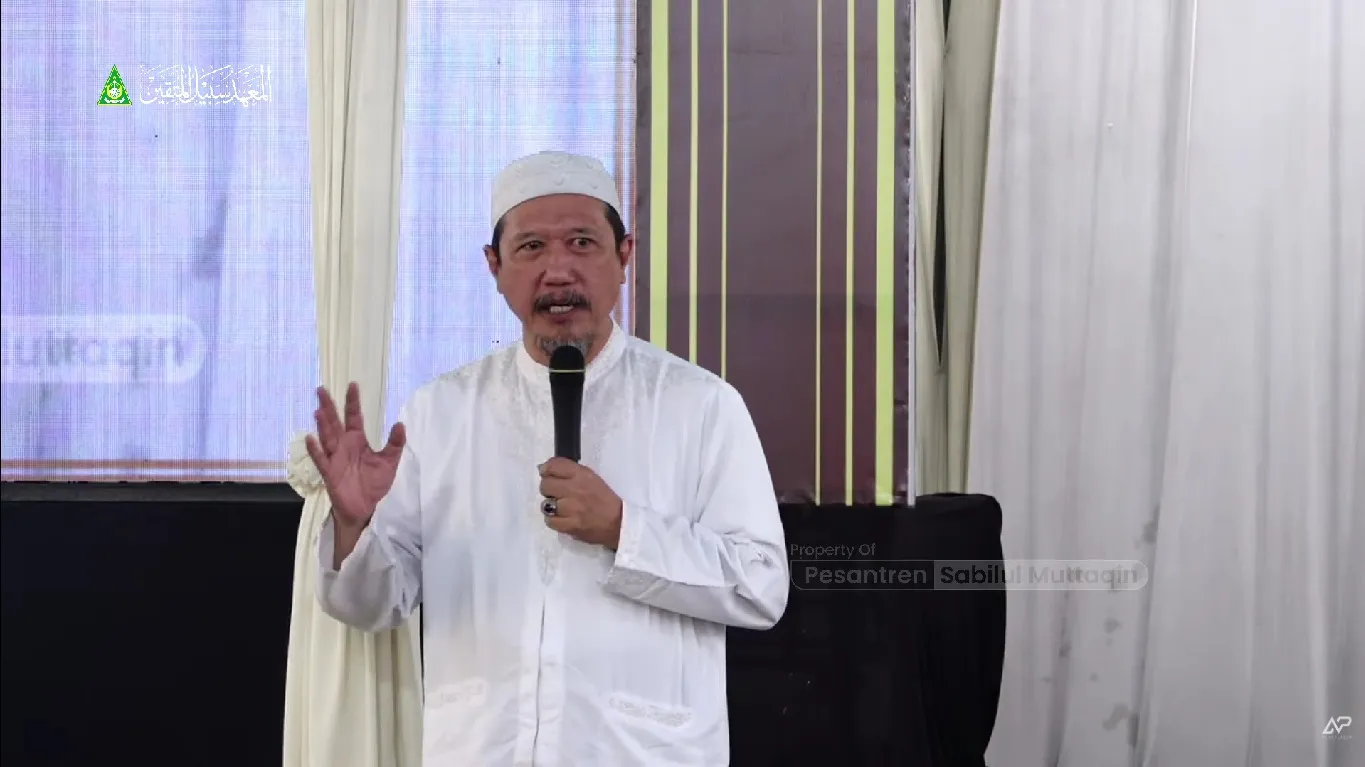 KH Imron Mutamakkin Tekankan Makna Santri dalam Haul KH Abdurrahman Syakur