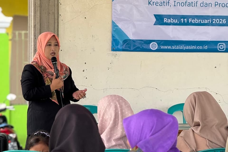 Dorong Ekonomi Kreatif, Mahasiswa  STAI Al-Yasini Bekali Warga Pekangkungan Strategi Digital