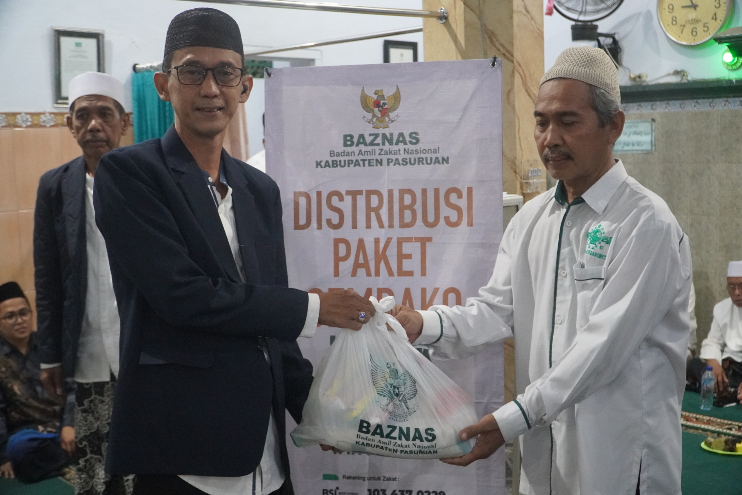 Safari Ramadhan, LAZISNU dan Baznas Pasuruan Distribusikan 3.500 Paket Sembako