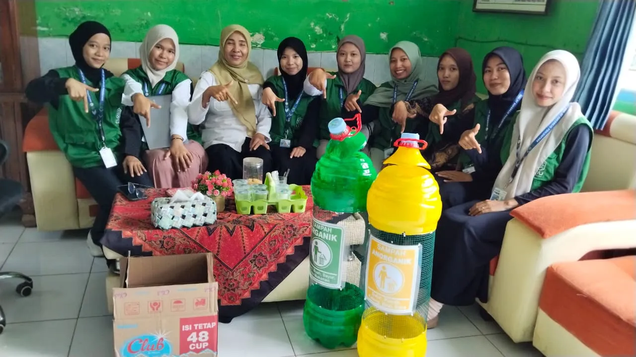 Mahasiswa UNU Pasuruan Edukasi Siswa tentang Pengelolaan Sampah