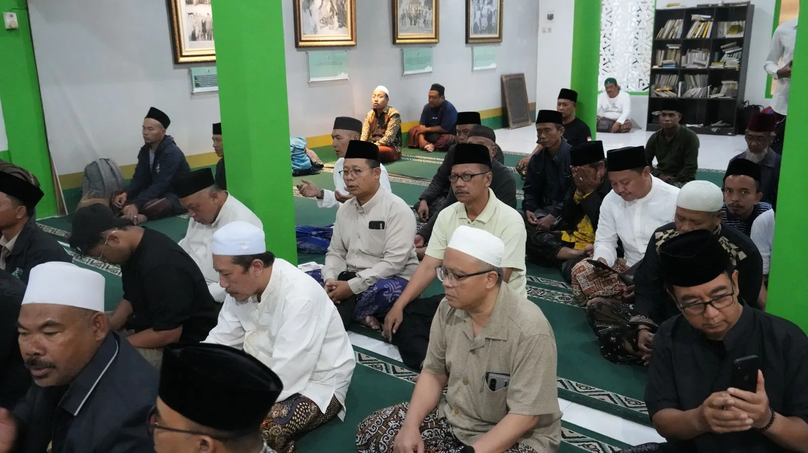 PCNU Pasuruan Ziarah ke Makam Wahab Hasbullah Sebelum Muktamar ke 35