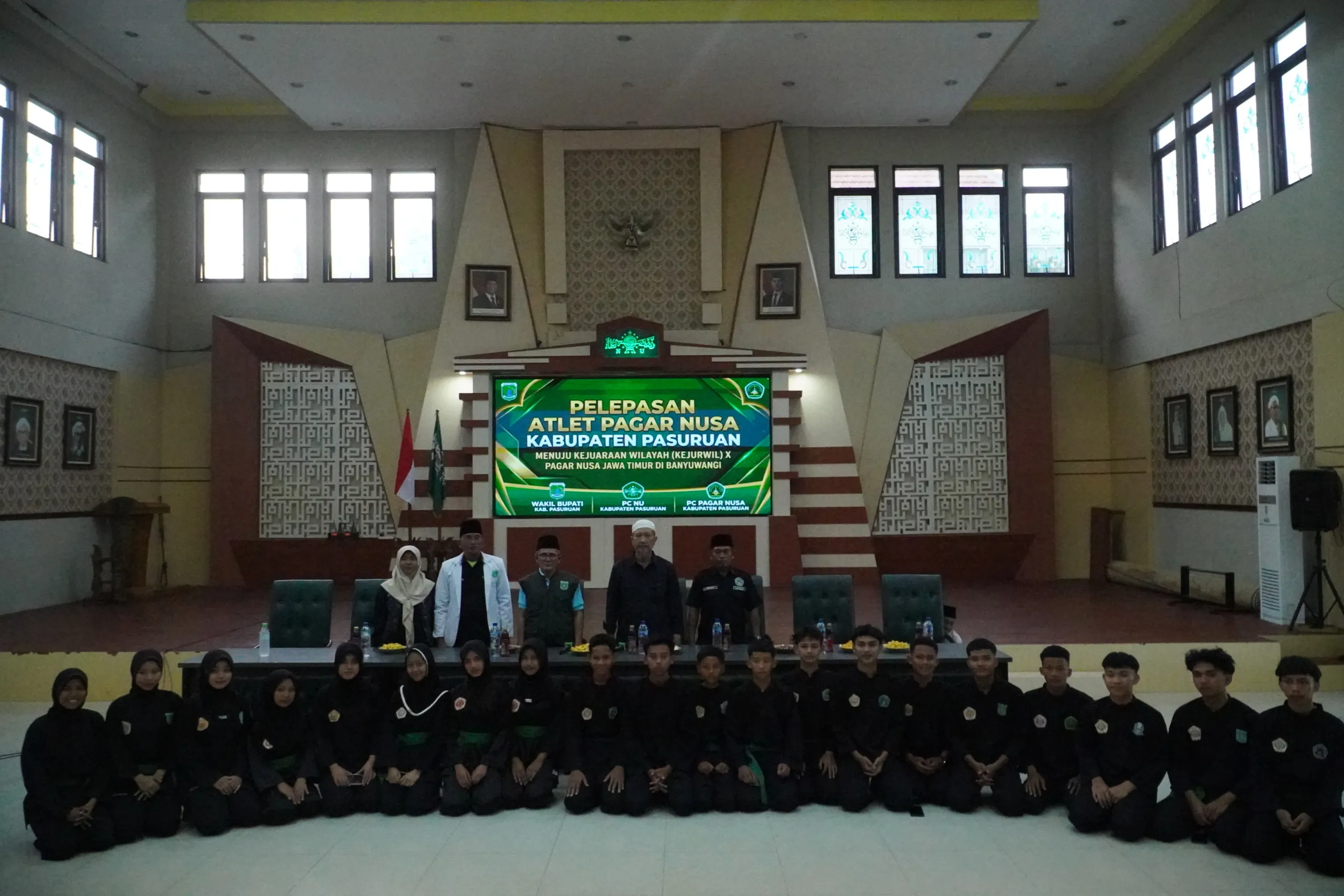 KH Imron Mutamakkin Lepas Atlet Terbaik Pagar Nusa ke Banyuwangi