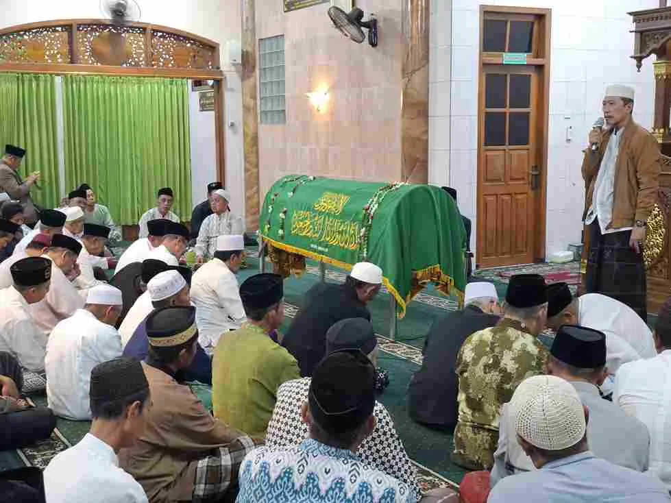 Cak Lim Wafat, Gus Ipong: Jasa-jasa Almagfurlah Tidak Hilang